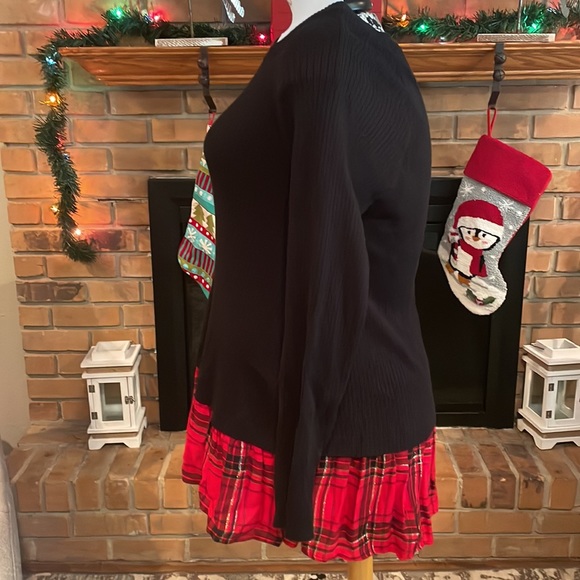 Torrid Black & Red Christmas Sweater 2X - Picture 3 of 8